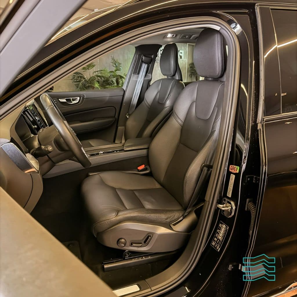 Volvo XC 60 T-8 MOMENTUM 2.0 (Híbrido)