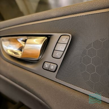 Volvo XC 60 T-8 MOMENTUM 2.0 (Híbrido)