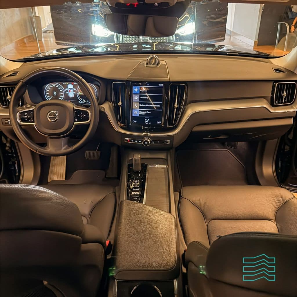 Volvo XC 60 T-8 MOMENTUM 2.0 (Híbrido)