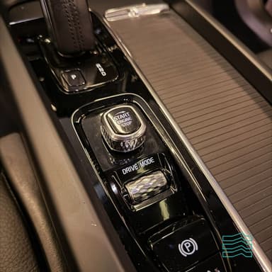Volvo XC 60 T-8 MOMENTUM 2.0 (Híbrido)