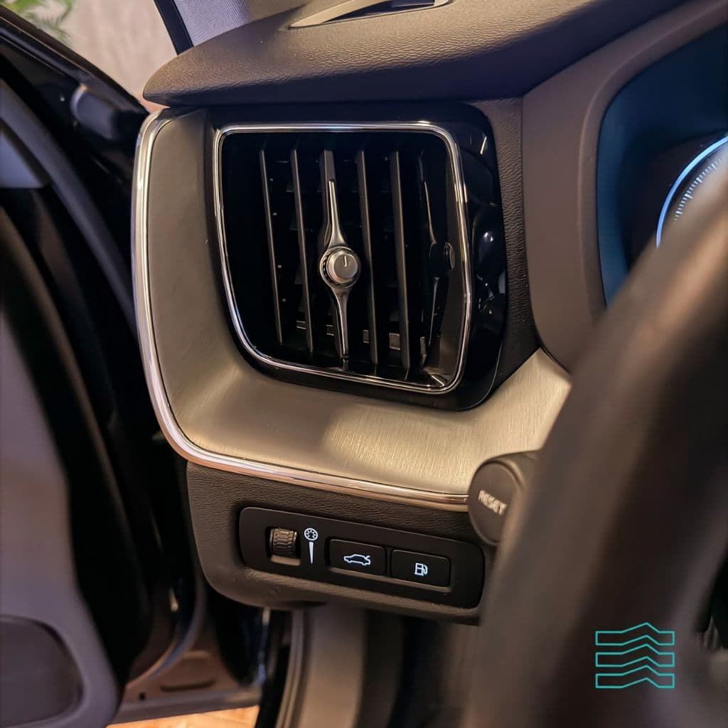 Volvo XC 60 T-8 MOMENTUM 2.0 (Híbrido)