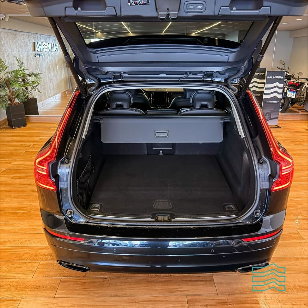 Volvo XC 60 T-8 MOMENTUM 2.0 (Híbrido)