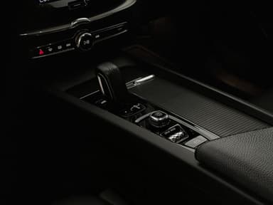 Volvo XC 60 T-8 MOMENTUM 2.0 (Híbrido)