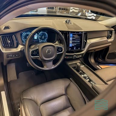 Volvo XC 60 T-8 MOMENTUM 2.0 (Híbrido)