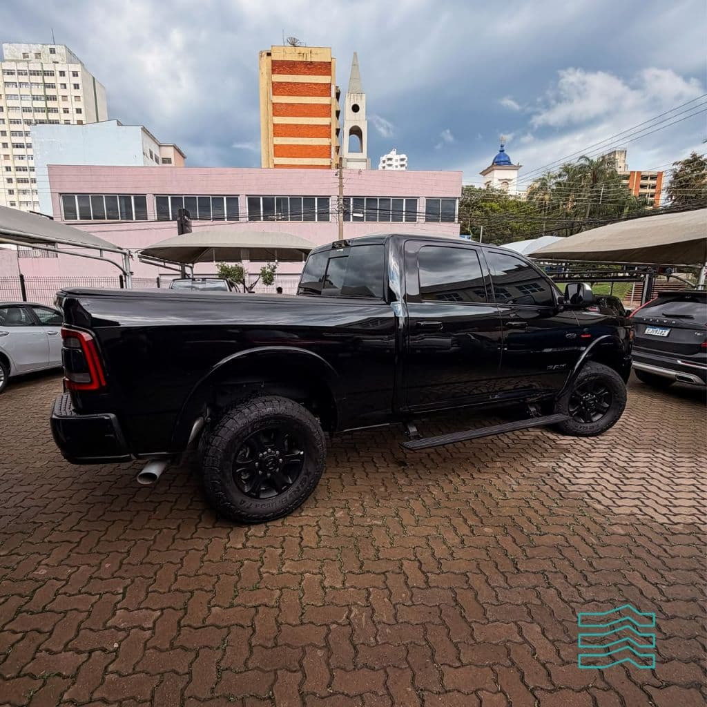RAM 2500 LARAM. 6.7 NIGHT ED. TB CD 4x4 Die.