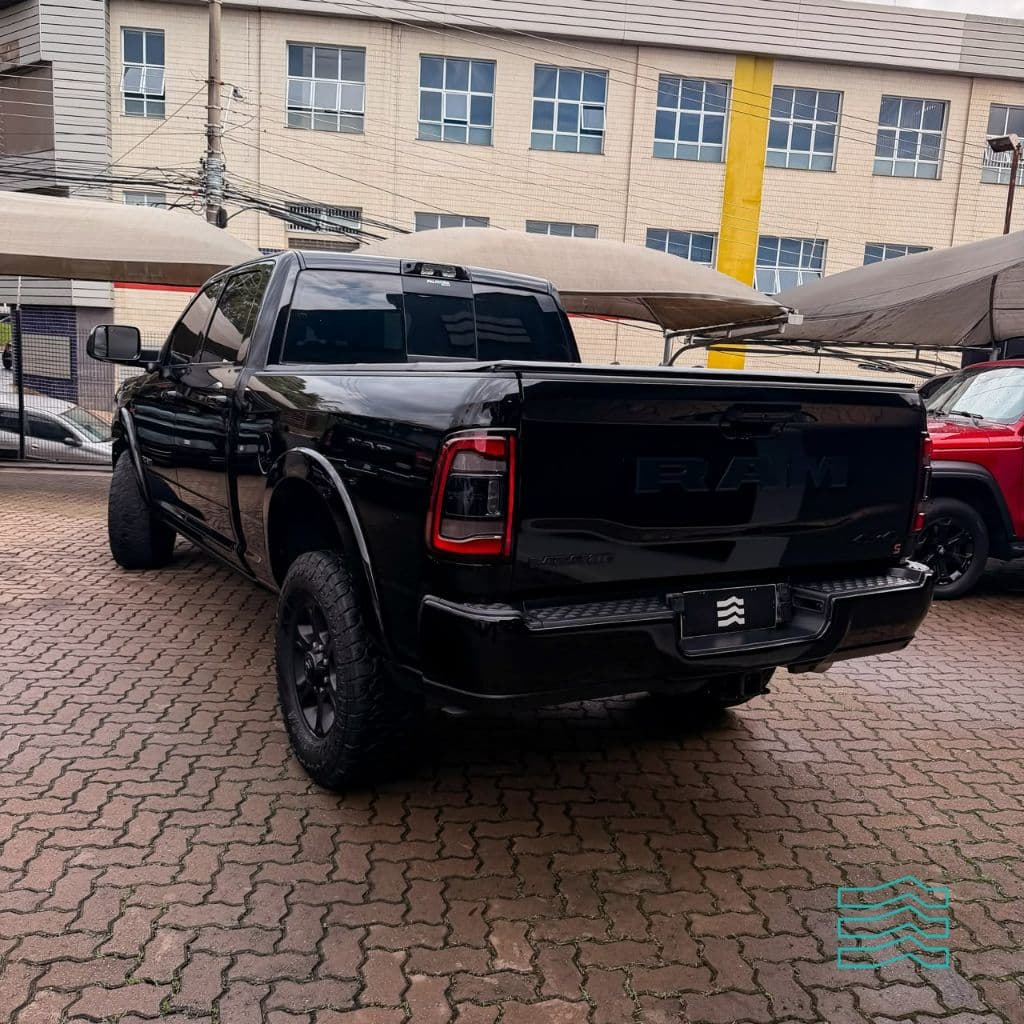 RAM 2500 LARAM. 6.7 NIGHT ED. TB CD 4x4 Die.