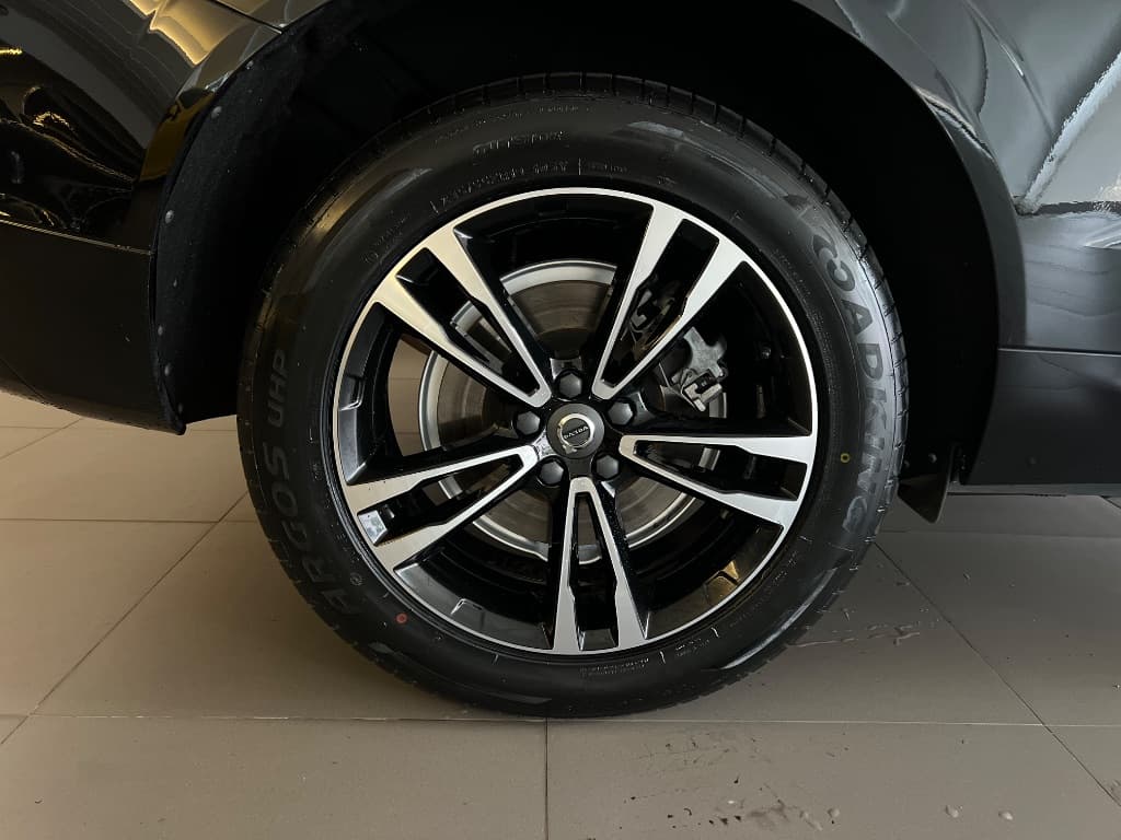 Volvo XC 60 T-8 MOMENTUM 2.0 (Híbrido)