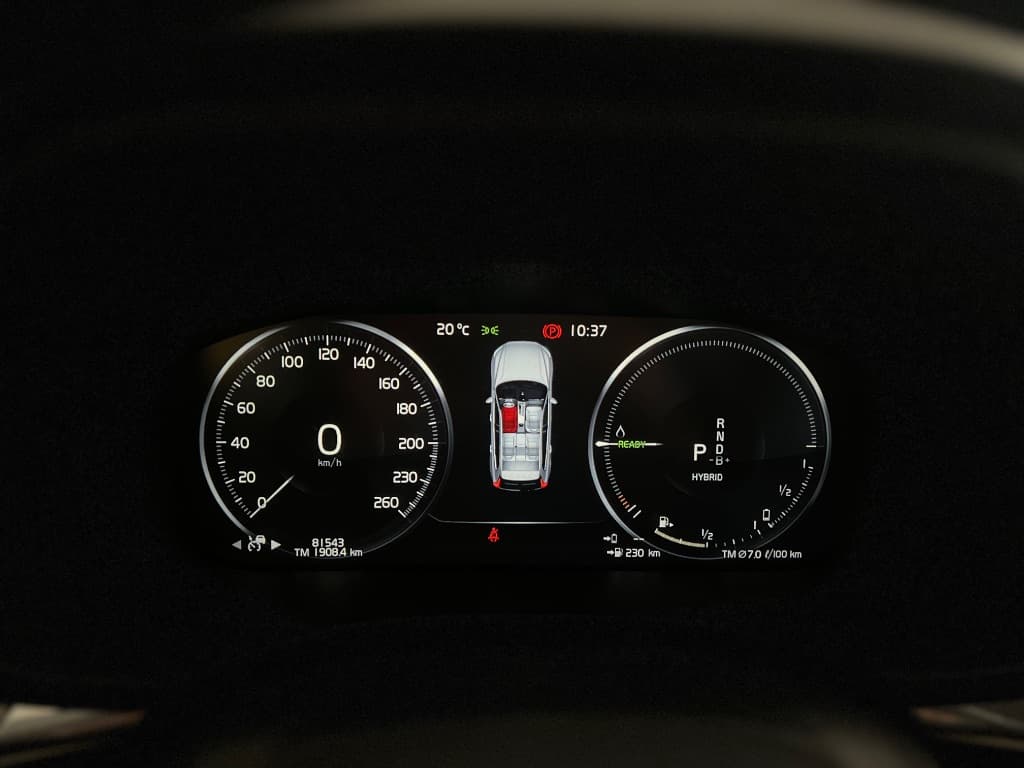 Volvo XC 60 T-8 MOMENTUM 2.0 (Híbrido)