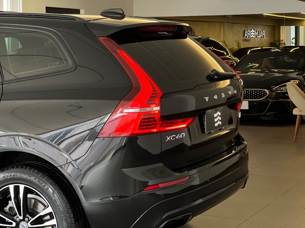 Volvo XC 60 T-8 MOMENTUM 2.0 (Híbrido)