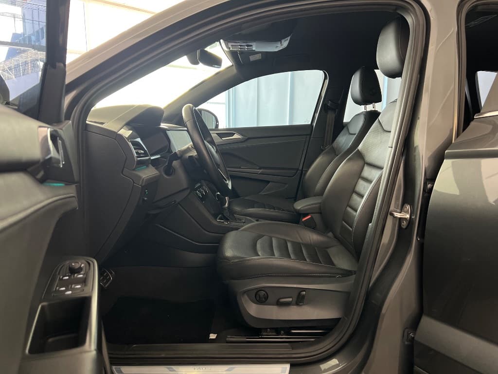 VW - VolksWagen TAOS Highline 1.4 250 TSI Flex Aut.