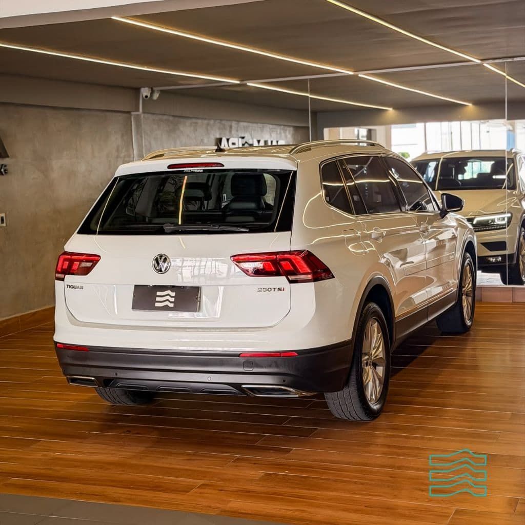 VW - VolksWagen TIGUAN Allspac Comf 250 TSI 1.4 Flex