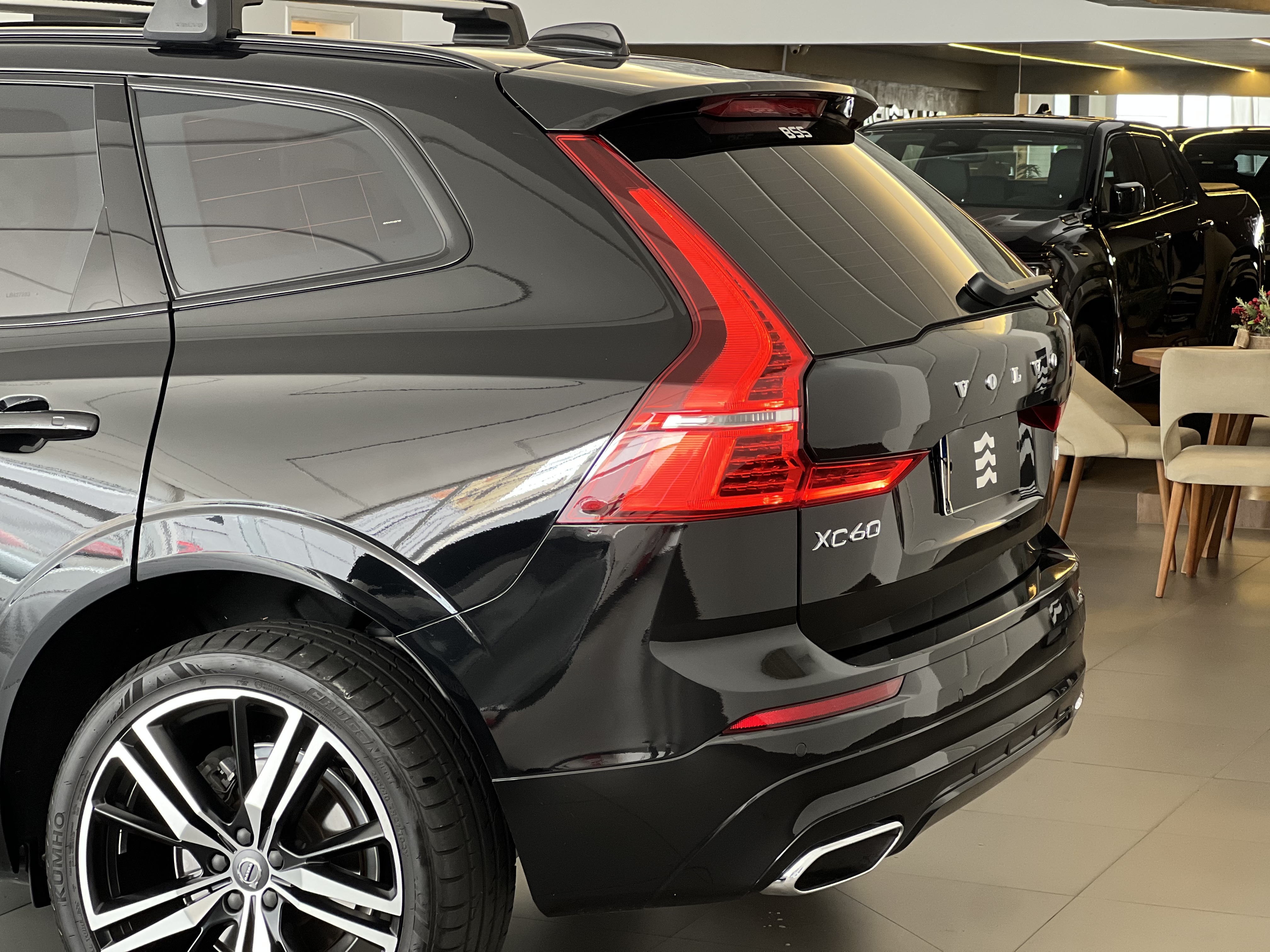 647-113a46d4-f0ce-458c-b6d8-13ff9c3bf20c