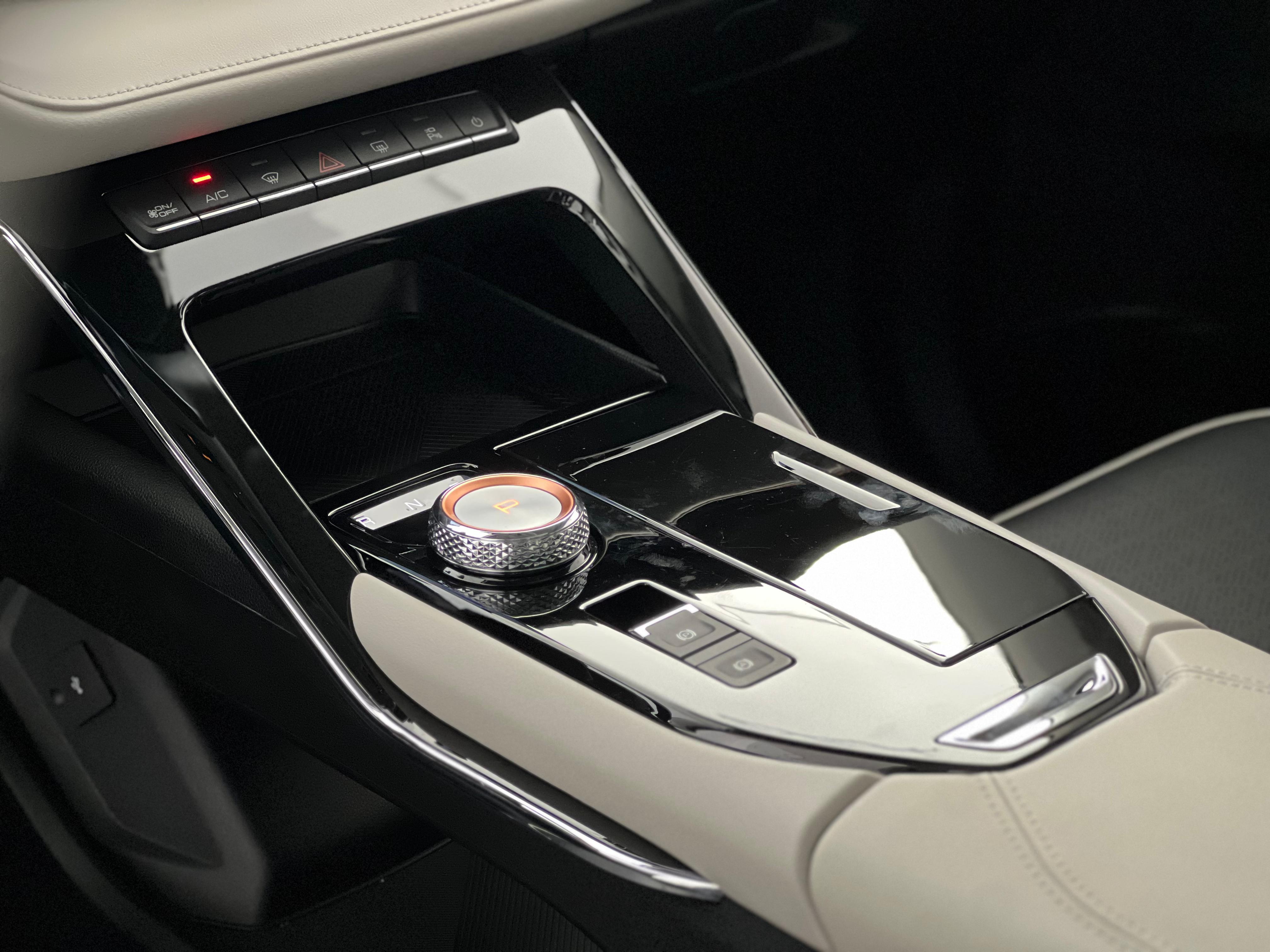 582-172d444f-cfd2-400d-89eb-85f6c376d8ef