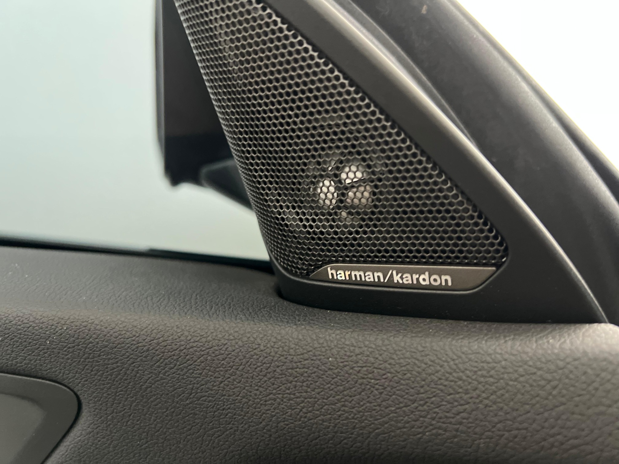 639-191fead5-8c80-43af-afe4-68508ecae1bb