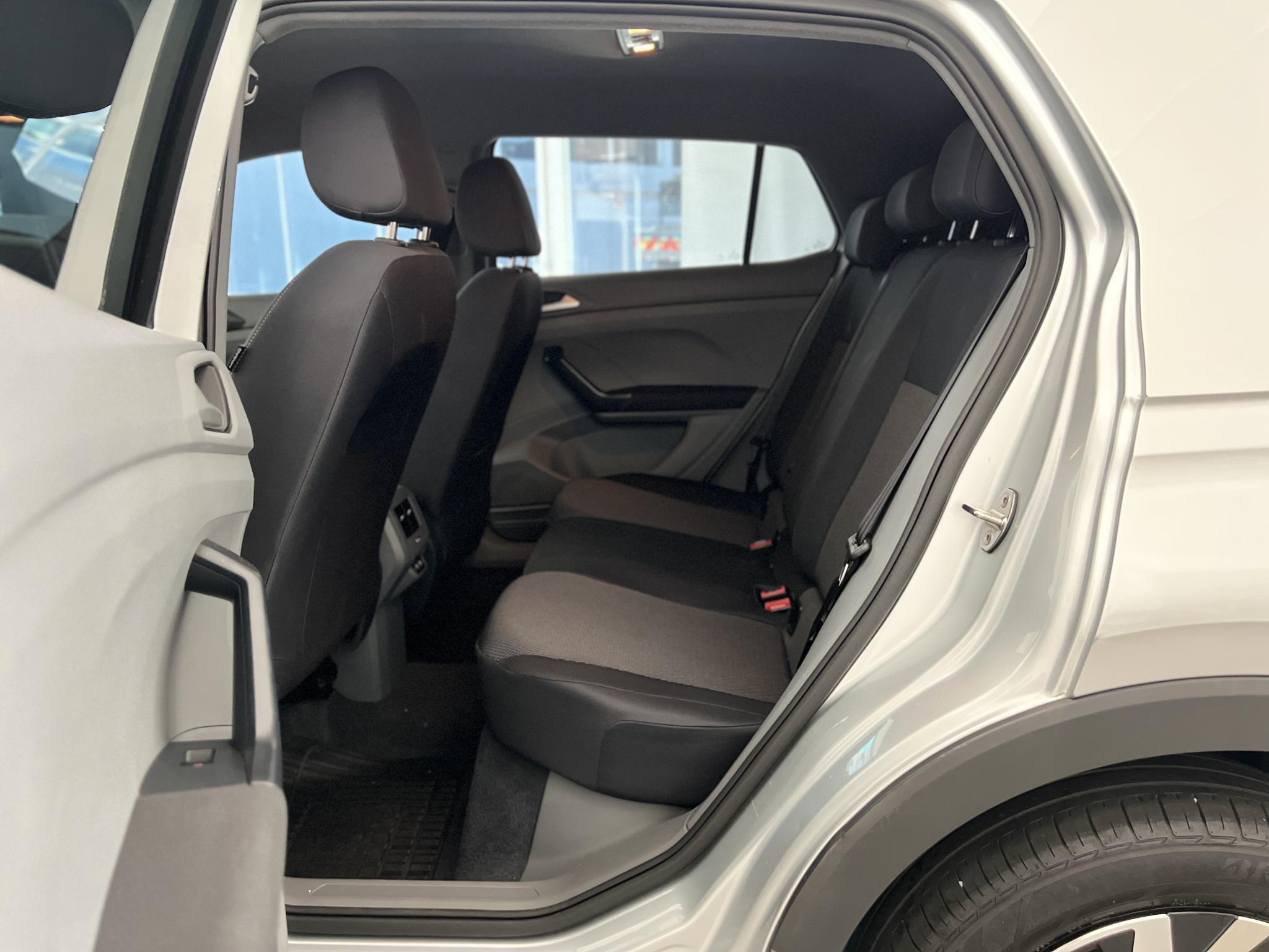 608-56ce2932-00c0-4de9-b728-17124cb1d307