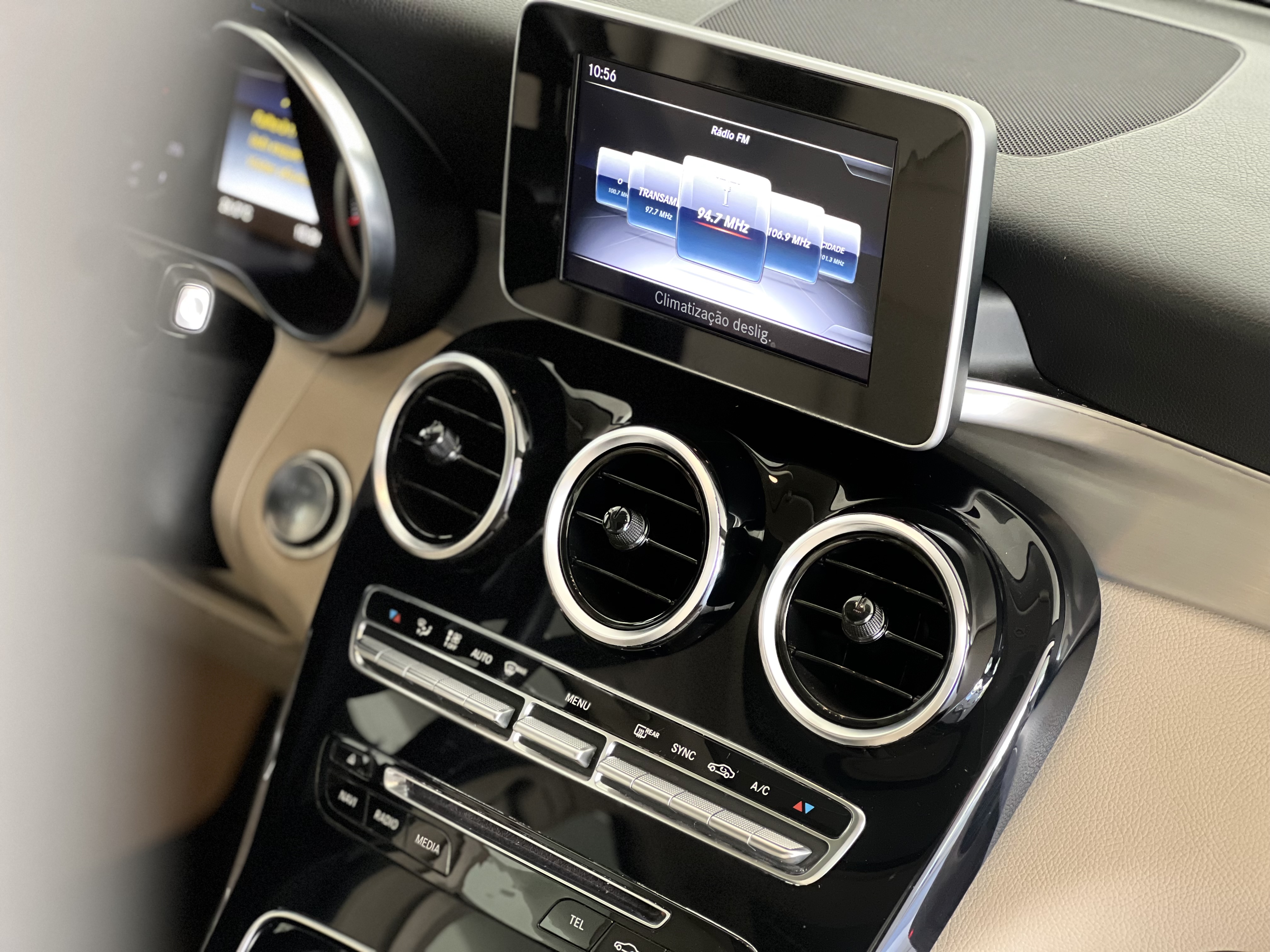 609-656c3b69-b8a9-4892-b943-a9c73a9aa60f