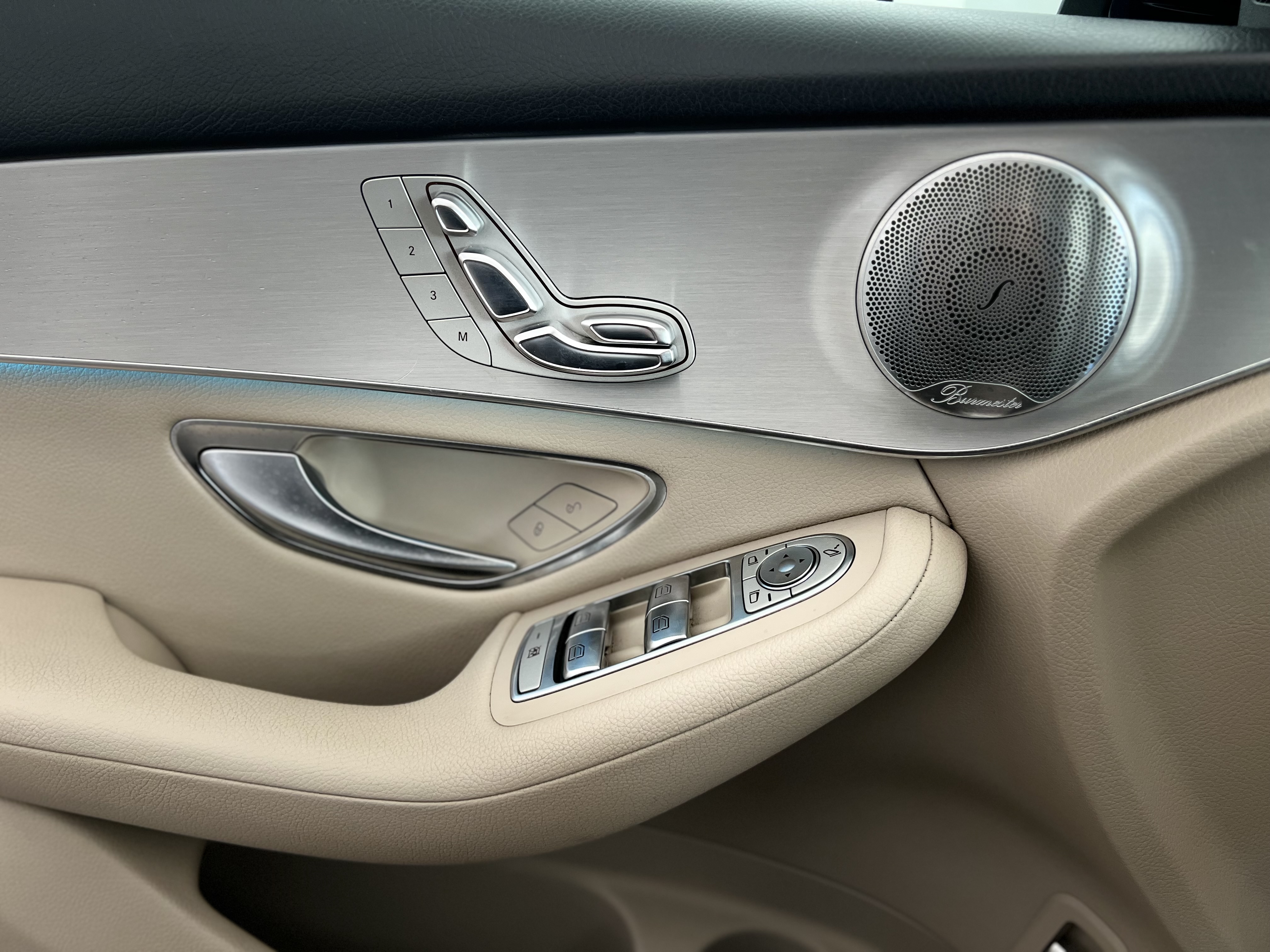 609-656c3b69-b8a9-4892-b943-a9c73a9aa60f