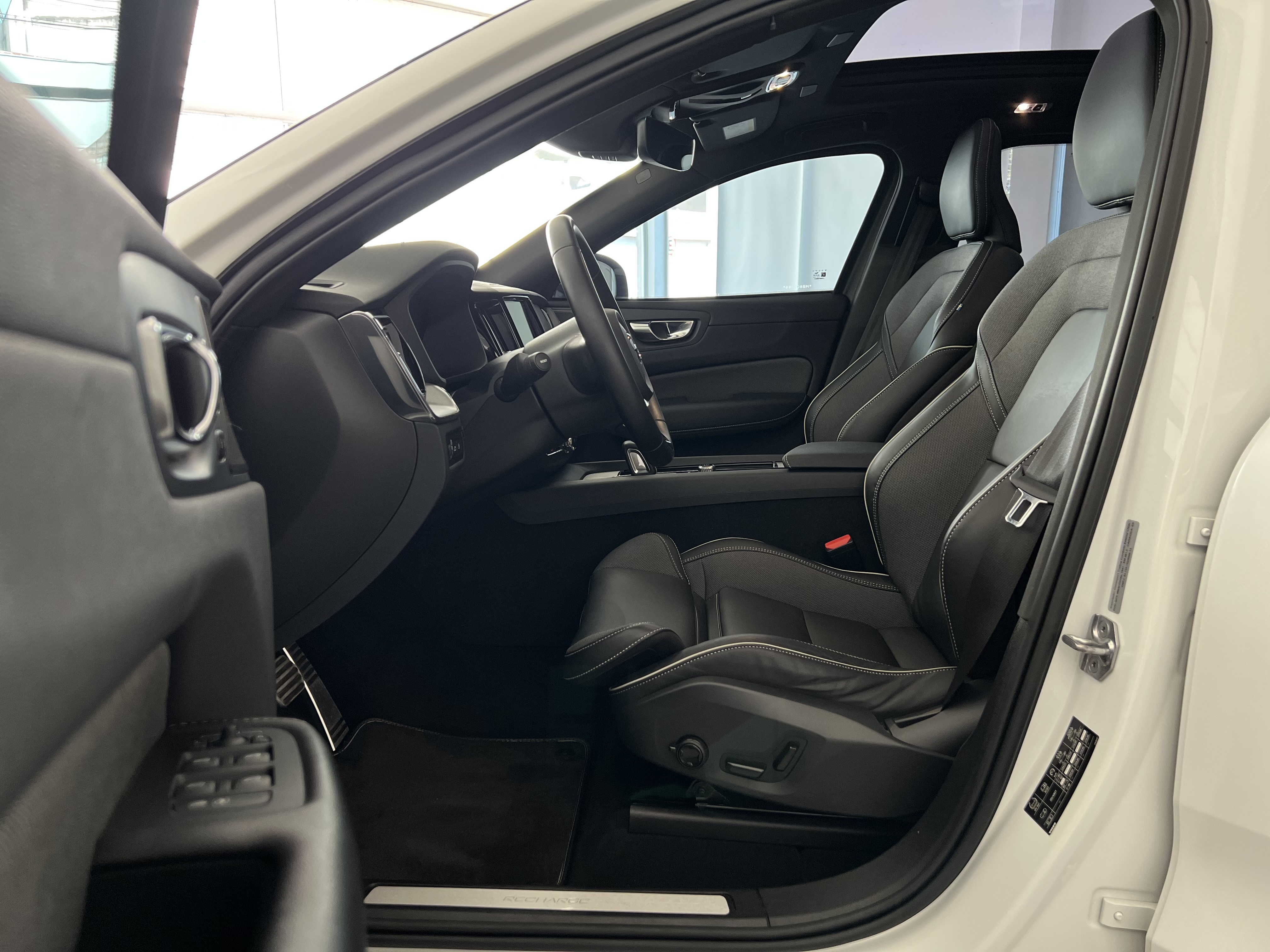 601-83a0cca4-54fe-41ac-8e8b-8c4a7ec42944